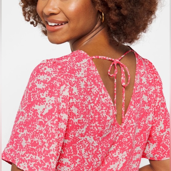 NWT Smocked Bottom Cropped Blouse - Picture 3 of 10